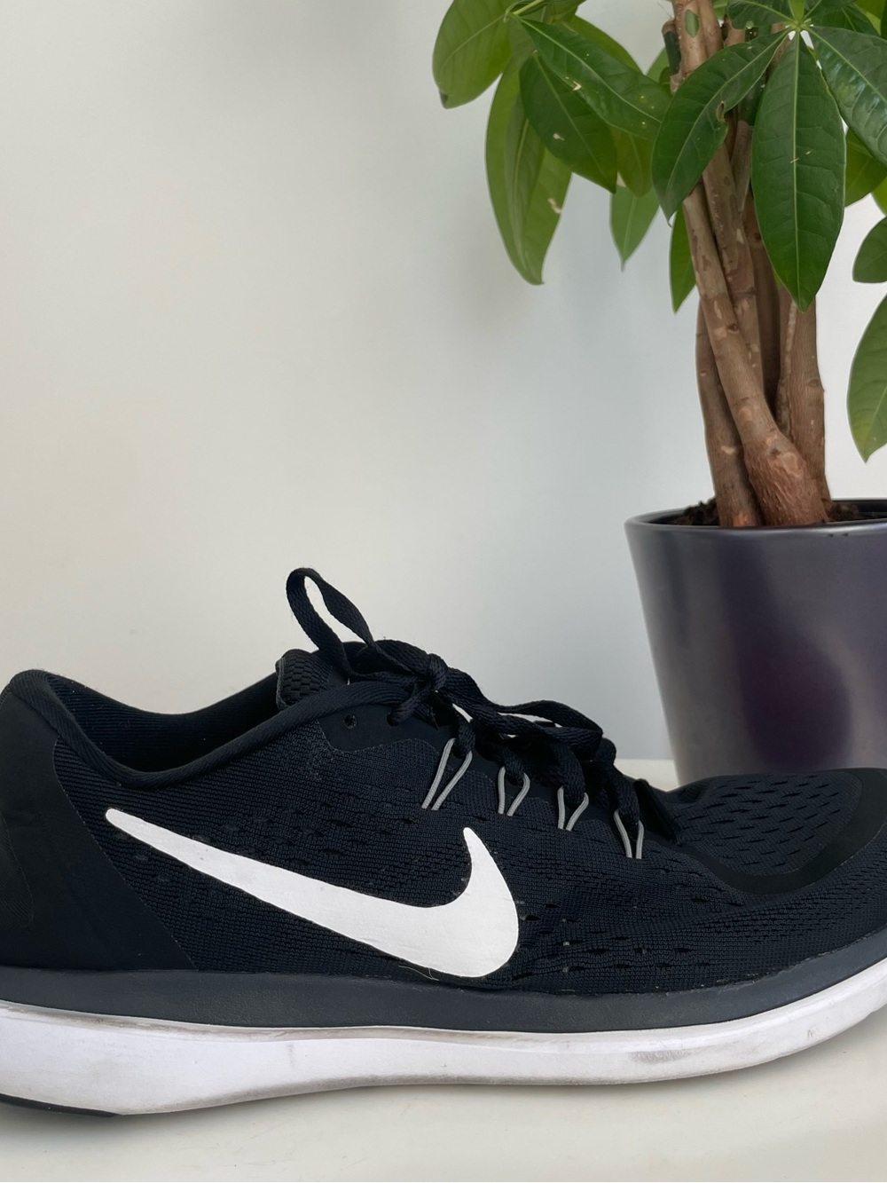 Women Size 11 Nike Flex Run Black Mesh Low Top Lace Up Running Shoes